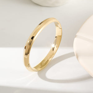 Dallas Bangle Yellow Gold Finish