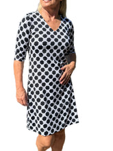 Load image into Gallery viewer, Elbow-Sleeve Travel Dress with UPF50+ Ropes Black/White
