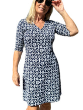 Load image into Gallery viewer, Elbow-Sleeve Travel Dress with UPF50+ Geometric Flowers Navy
